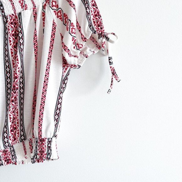 Dynamite // Short sleeve top // Size Medium // NWT - Picture 7 of 8